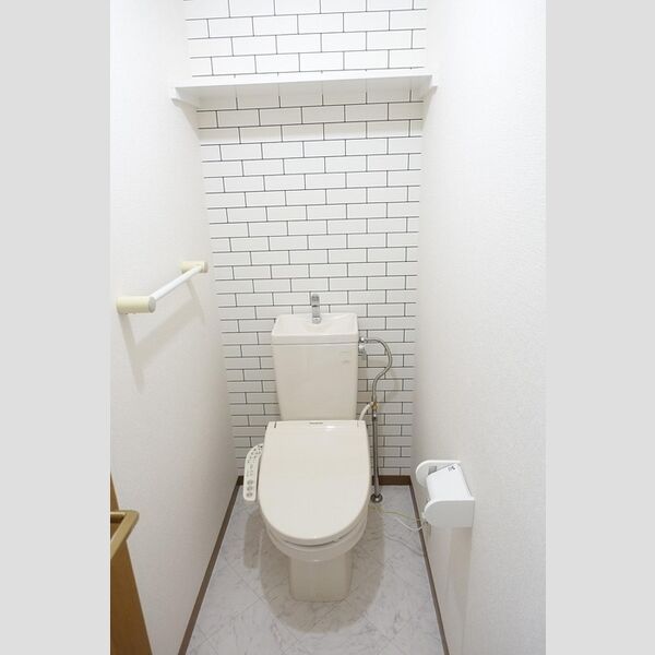 トイレ (温水洗浄暖房便座トイレ)