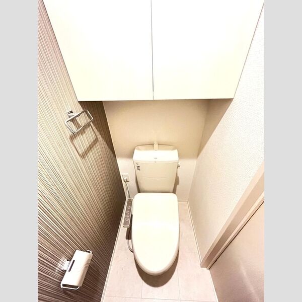 トイレ (温水洗浄暖房便座)