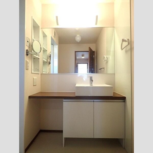 洗面所 (洗髪洗面化粧台)