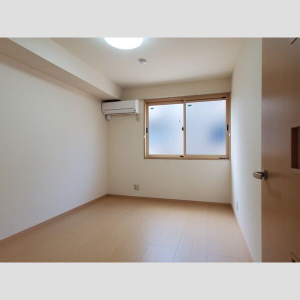 居室・リビング (洋室(玄関側))