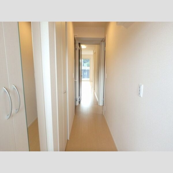 その他 (廊下　105号室)