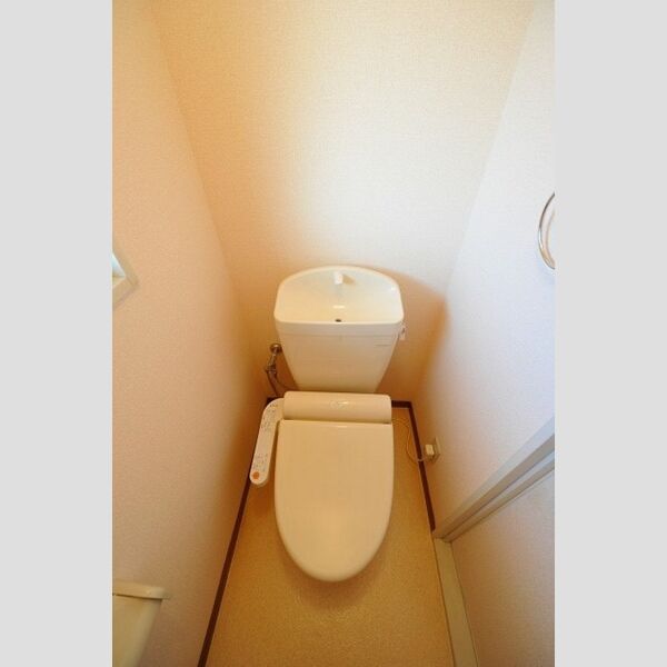 トイレ (温水洗浄便座です☆)