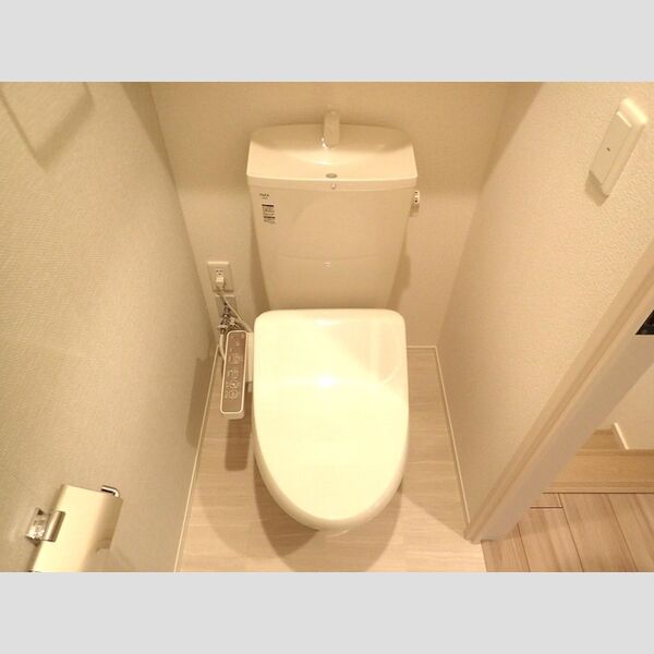 トイレ (温水洗浄暖房便座)