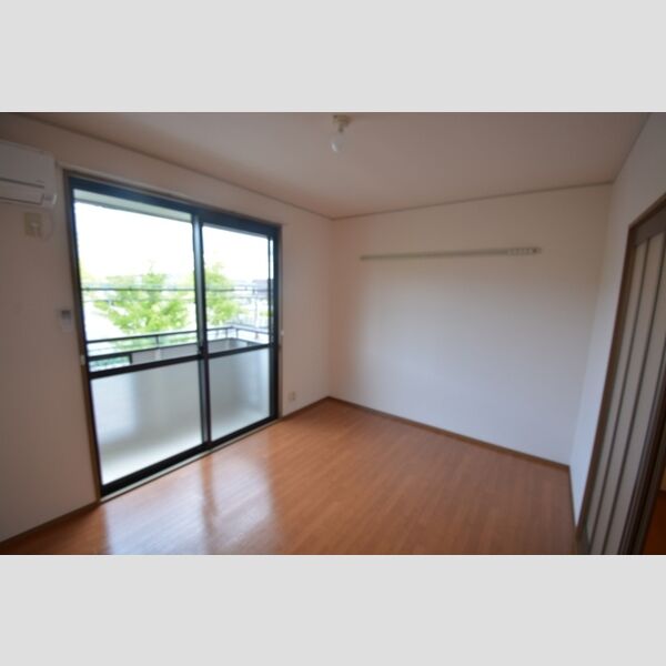 居室・リビング (南側洋室)