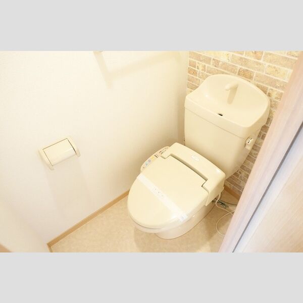 トイレ (温水洗浄暖房便座トイレ)