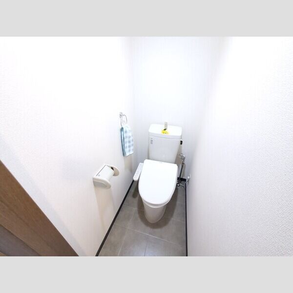 トイレ (温水洗浄便座)