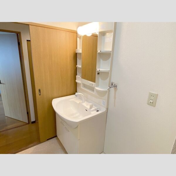 洗面所 (洗髪洗面化粧台)