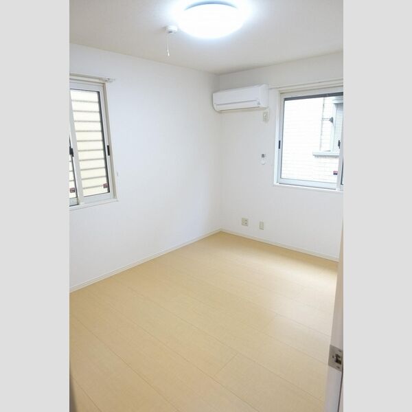 居室・リビング (洋室・エアコン・LED照明)