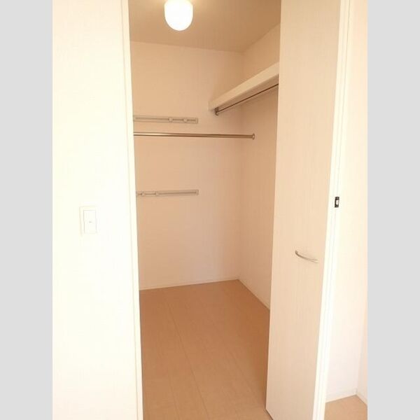 収納 (ウォークインクローゼット)