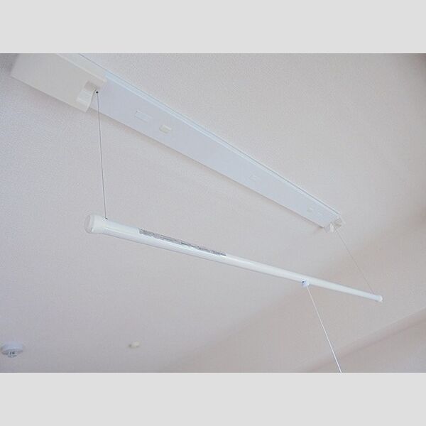 その他設備 (室内物干し)