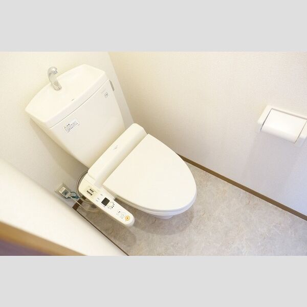 トイレ (温水洗浄暖房便座トイレ)