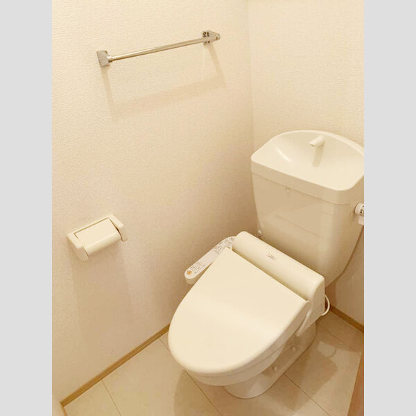 トイレ (温水洗浄便座)