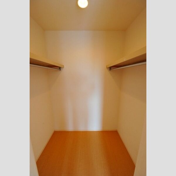 収納 (ウォークインクローゼットです☆)