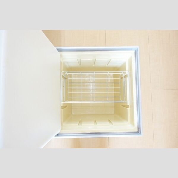 収納 (床下収納)