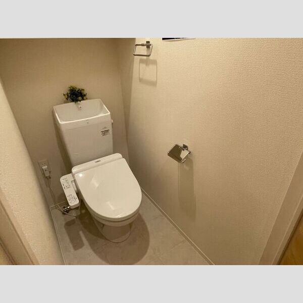 トイレ (温水洗浄便座)