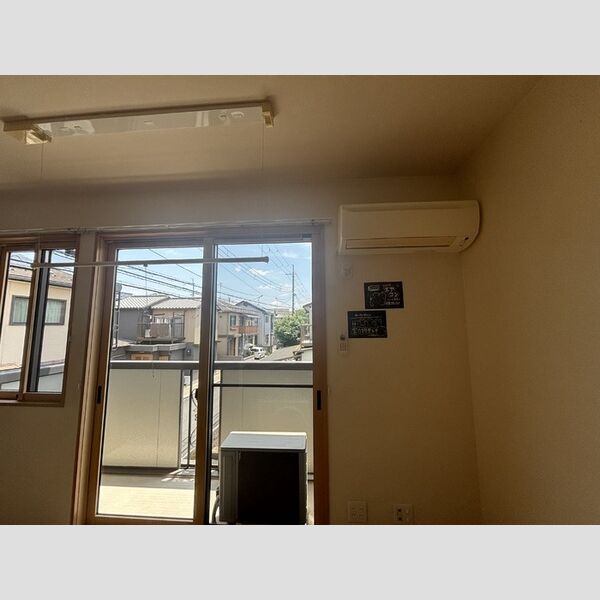 その他 (エアコン・室内物干し竿)