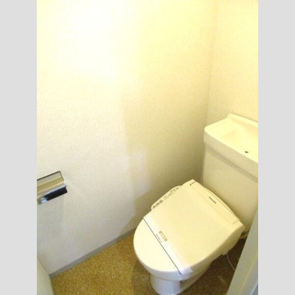 トイレ (トイレ)