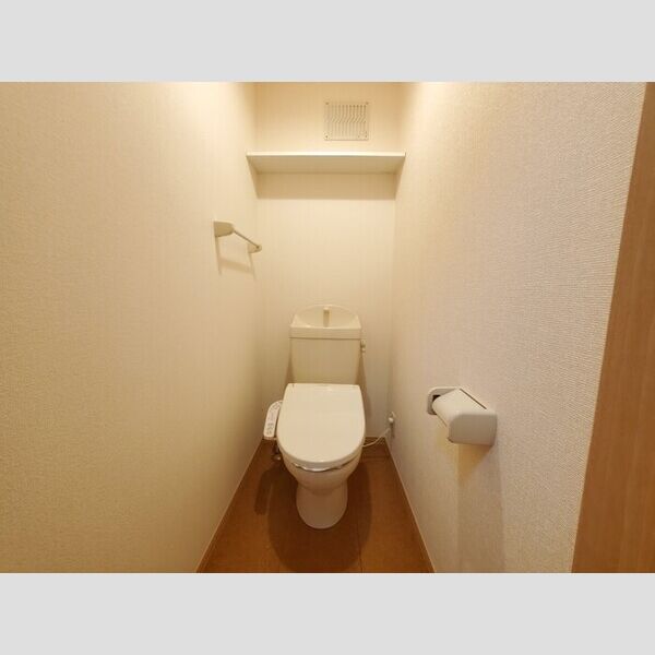 トイレ (トイレ)