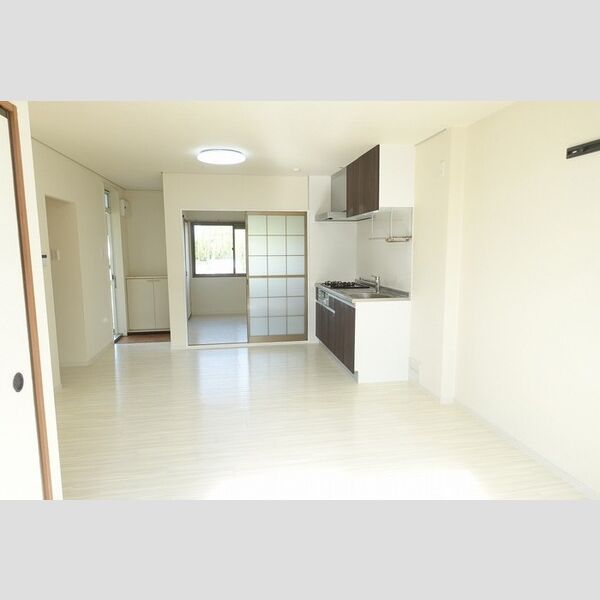 居室・リビング (リビング～キッチン)