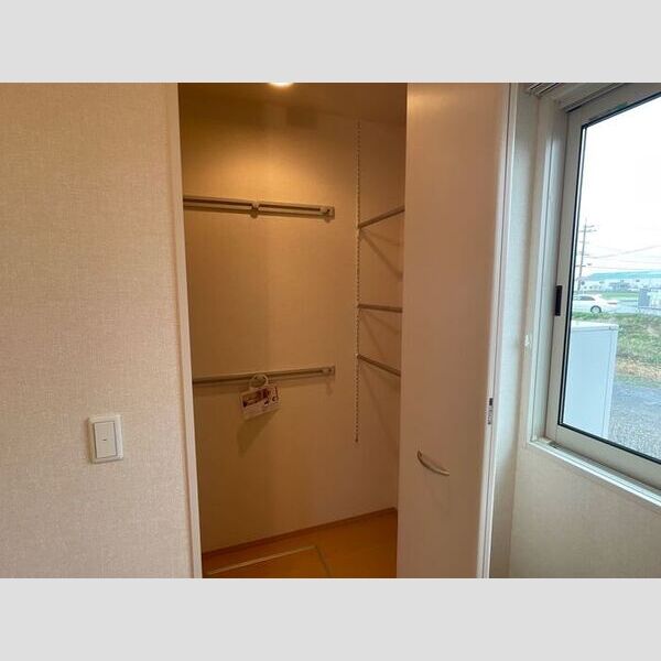 収納 (ウォークインクローゼット)