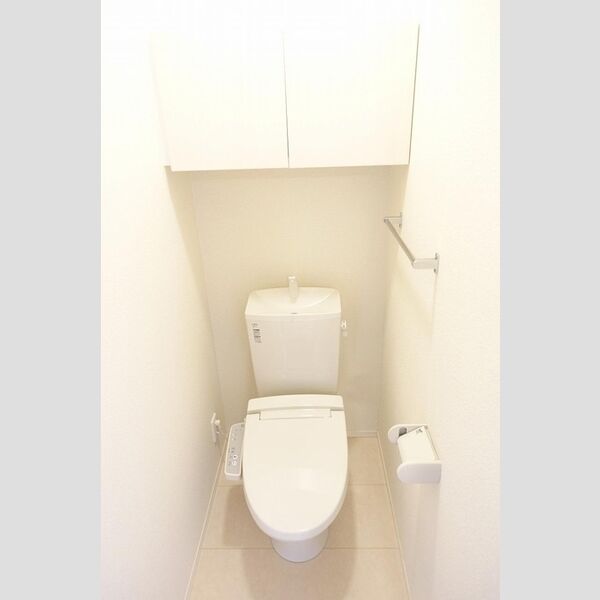 トイレ (温水洗浄暖房便座トイレ)