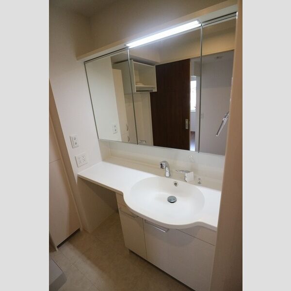 洗面所 (洗髪洗面化粧台)