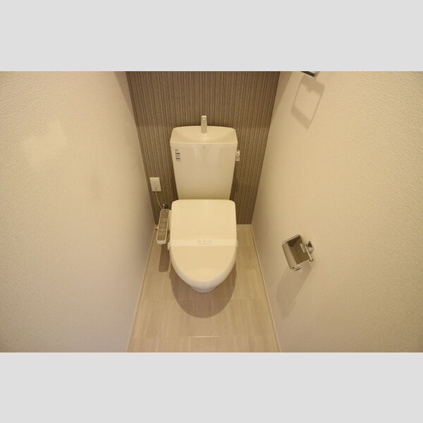 トイレ (温水洗浄暖房便座)