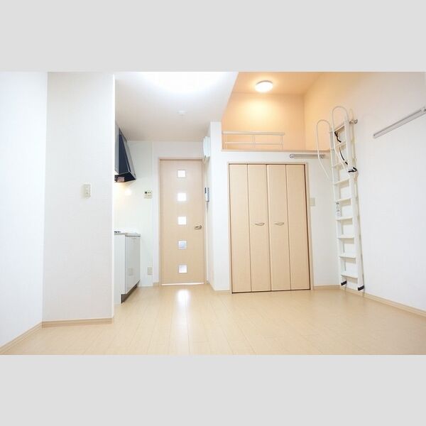 居室・リビング (洋室・ロフト・LED照明)