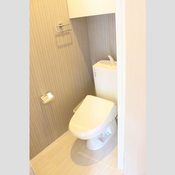 トイレ (トイレ)