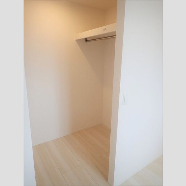 収納 (ウォークインクローゼット)