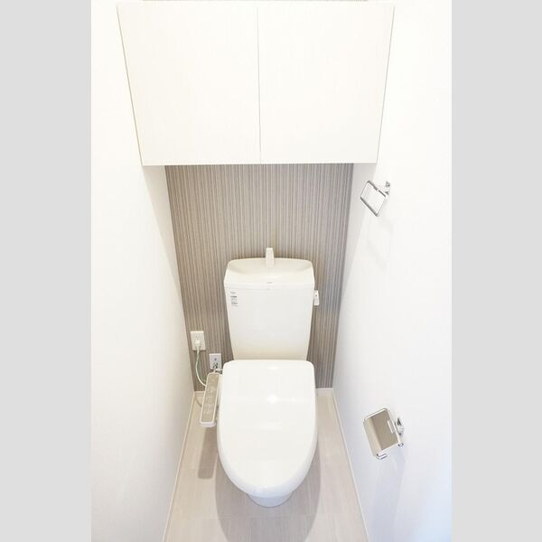 トイレ (温水洗浄暖房便座)