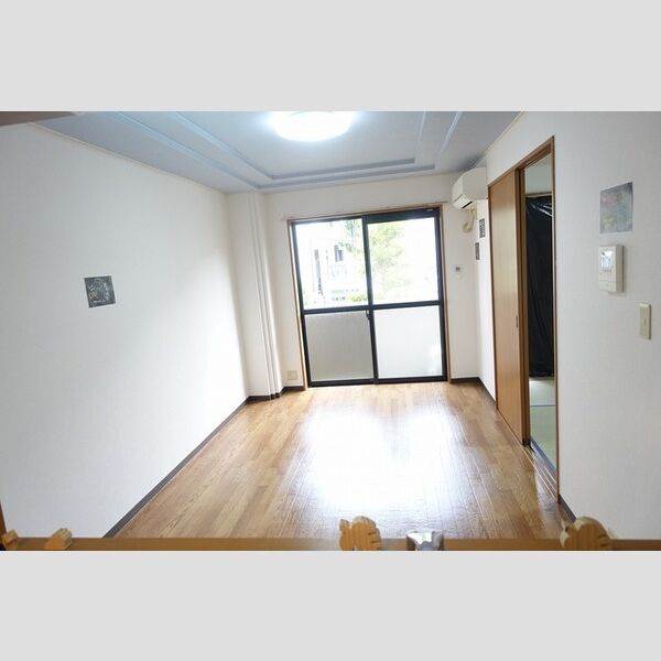 居室・リビング (リビング・エアコン・LED照明)