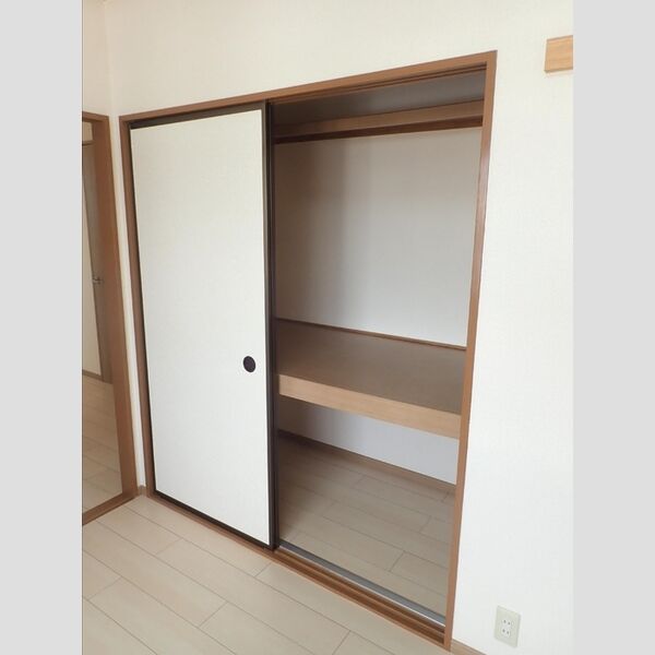 収納 (物入)