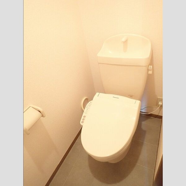 トイレ (トイレ)