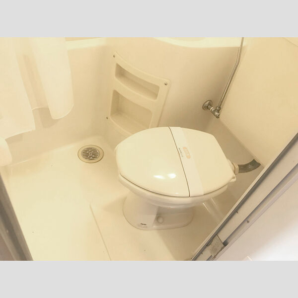 トイレ (トイレ)