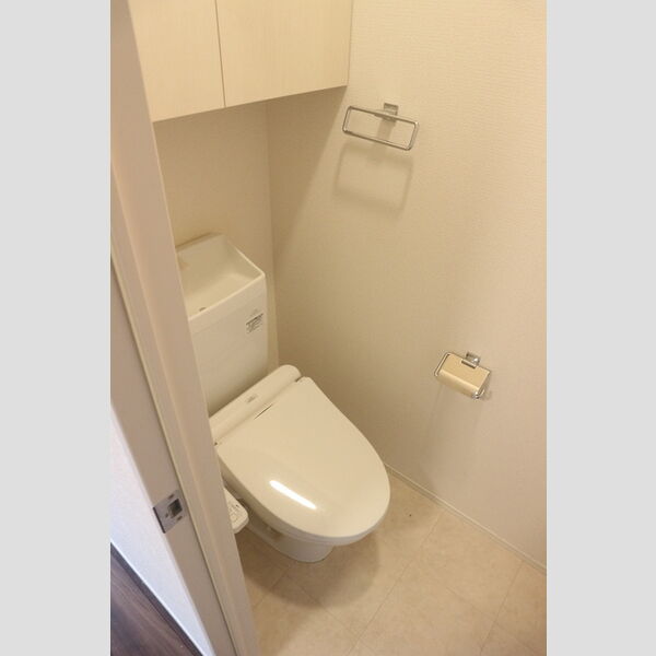 トイレ (温水洗浄暖房便座)