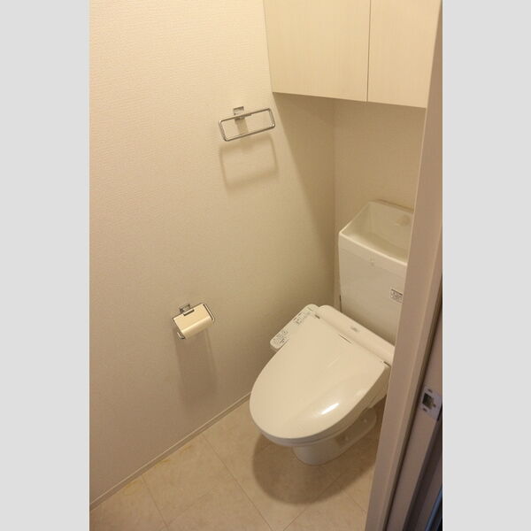 トイレ (温水洗浄暖房便座)