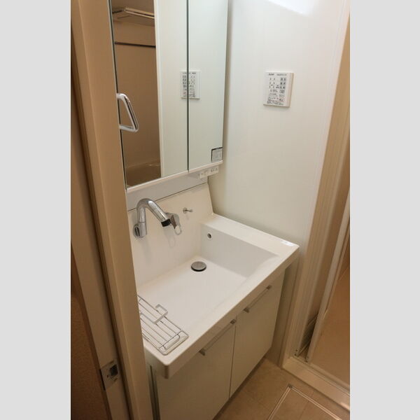 洗面所 (洗髪洗面化粧台)