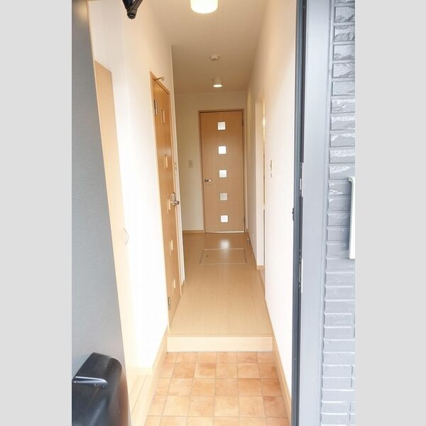 その他 (玄関～廊下)