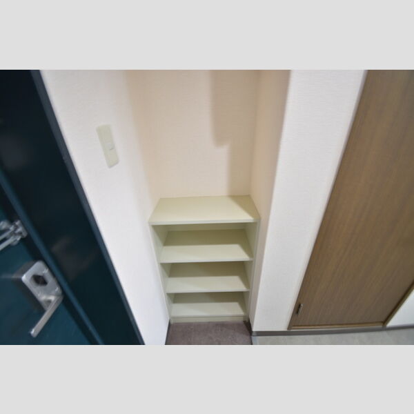 その他 (下駄箱)