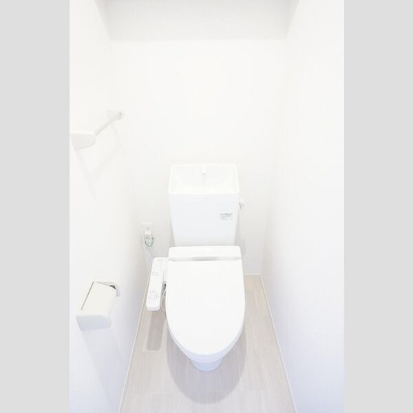 トイレ (温水洗浄暖房便座)