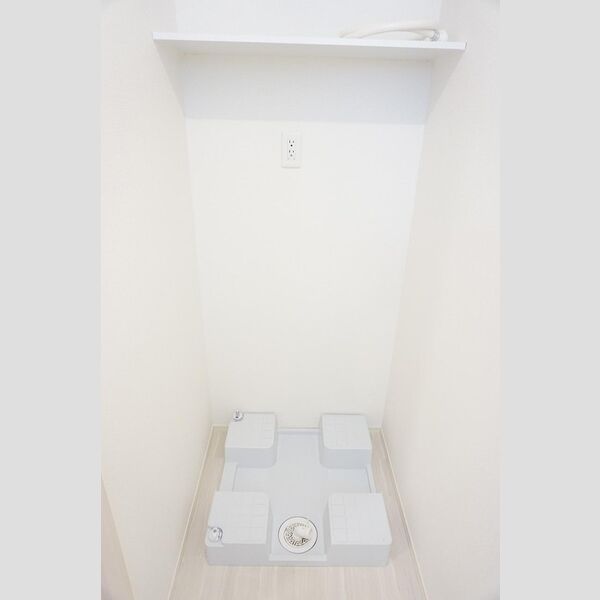 洗面所 (洗濯機置き場)