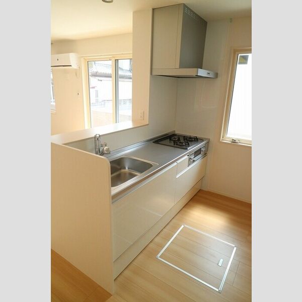 キッチン (3口ガスコンロ付システムキッチン)