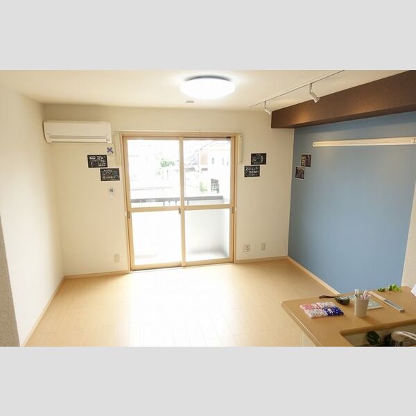 居室・リビング (洋室・エアコン・LED照明・スポットライト)