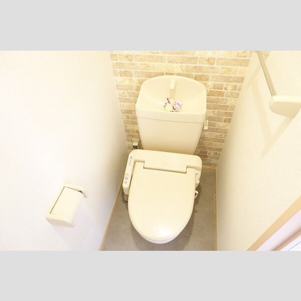 トイレ (温水洗浄暖房便座トイレ)