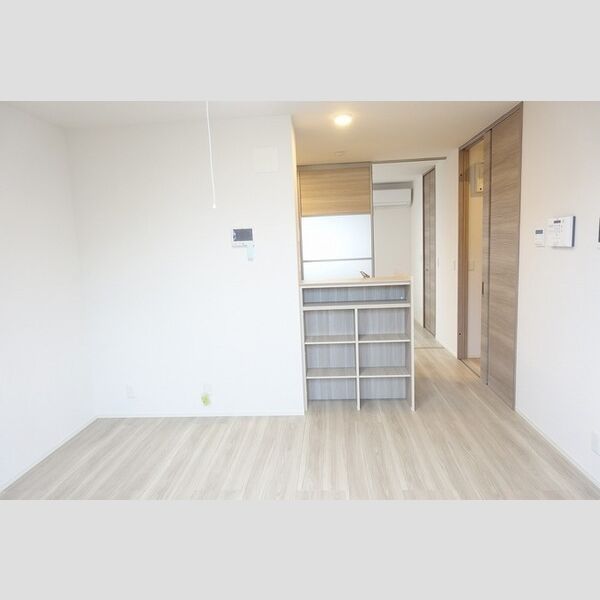 居室・リビング (リビング～対面キッチン・LED照明)