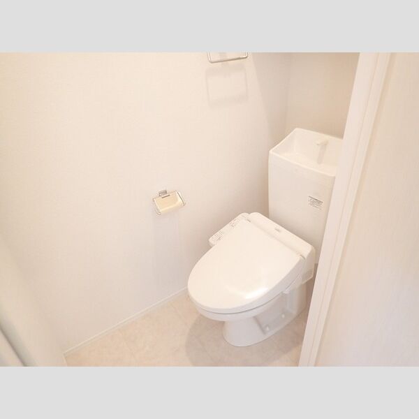 トイレ (温水洗浄暖房便座)