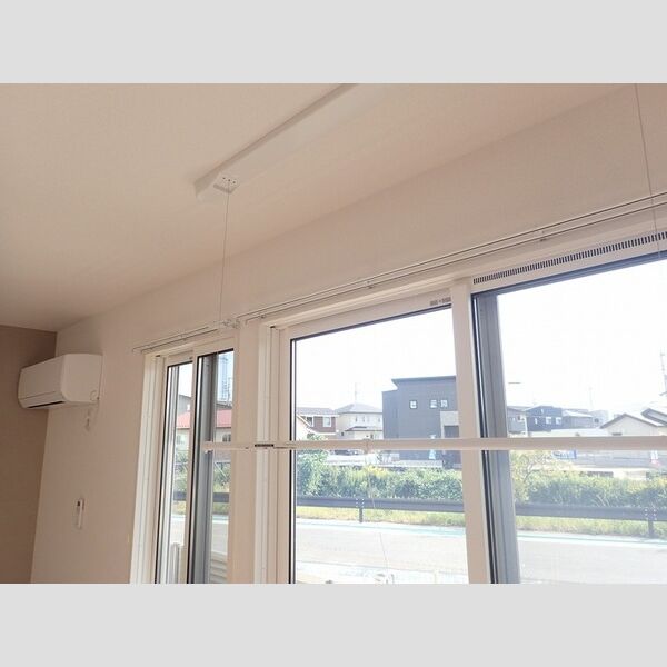 その他設備 (エアコン・室内物干し・居室照明)