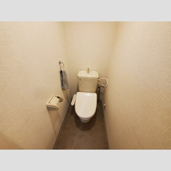 トイレ (トイレ)
