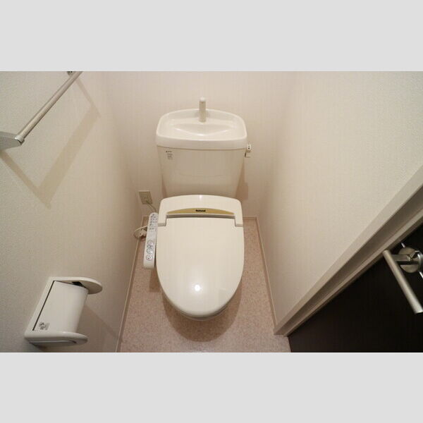 トイレ (温水洗浄暖房便座)